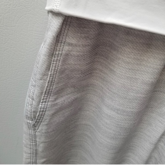 Lululemon Om Pant Cropped Fossil Grey White 4 - Picture 4 of 12